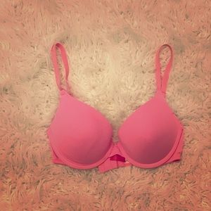 Victoria’s Secret pink padded bra